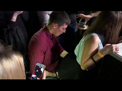 ❤️ Real Sex an engem russesche Nuetsclub. 18 Joer aalt russescht Meedchen am Anus an der Vagina an engem Nuetsclub gefickt ☑ Qualitéit Porno op lb.pornoboden.ru ❤